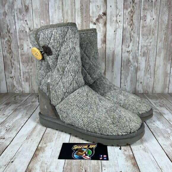 UGG Shoes - Ugg one button winter boot‎ - Womens 6